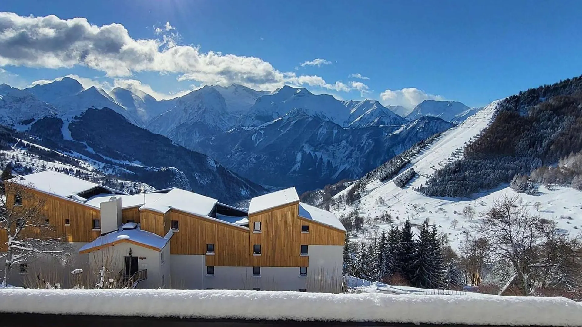 Charmant 2 Pieces 6 Pers Avec Balcon Sud, Proche Tele-Siege Et Commerces A L'Alpe D'Huez - Fr-1-405-3 0*,  Frankrike